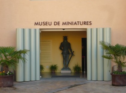 Музей миниатюр в Бесалу (Micromundi- Museum of Miniatures and Microminiatures) (фото)