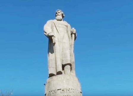 Памятник Ивану Сусанину в Костроме (фото)