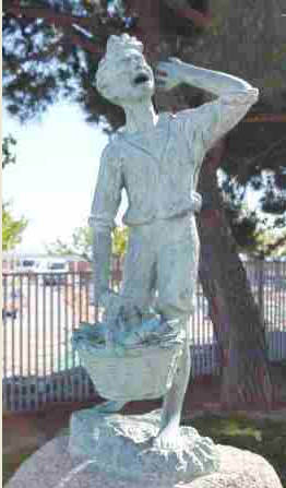 Памятник мальчику-рыбаку в Камбрильсе (El nen Pescador) (фото)