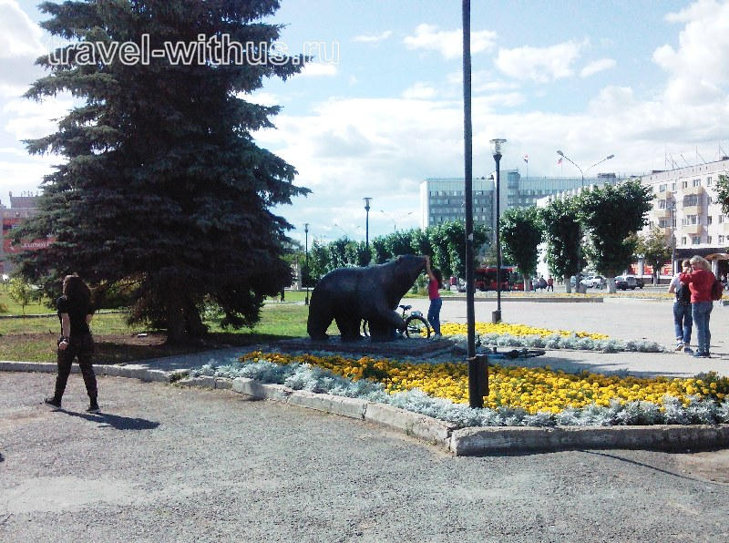 Памятник Легенда о пермском медведе (фото)