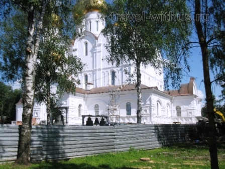 Успенский кафедральный собор в Ярославле (фото)
