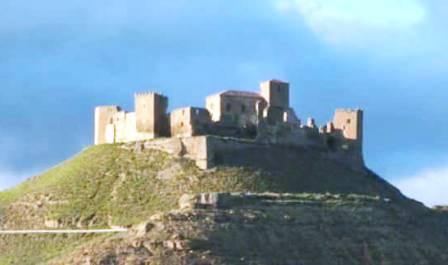 Замок Монтеарагон в Уэске (Castillo de Montearagón) (фото)