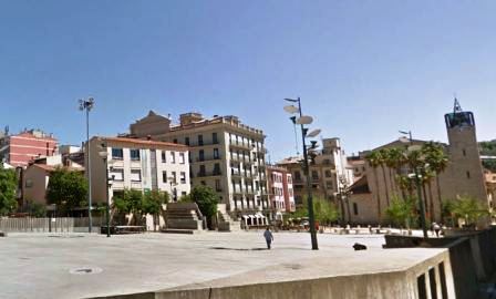 Площадь Конституции в Жироне (Plaça de la Constitució) (фото)