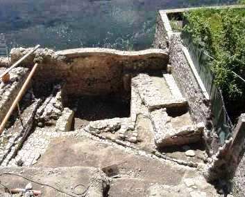 ﻿Синагога и средневековые еврейские бани в Бесалу