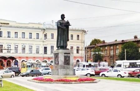Памятник Ярославу Мудрому в Ярославле