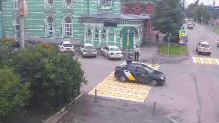Веб-камера Перми: вид на Соборную мечеть (перекресток улиц Монастырской и Осинской)