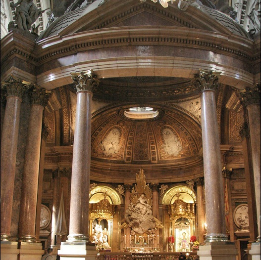 Святая Капелла в Кафедральном Соборе Богородицы Пилар (фото)