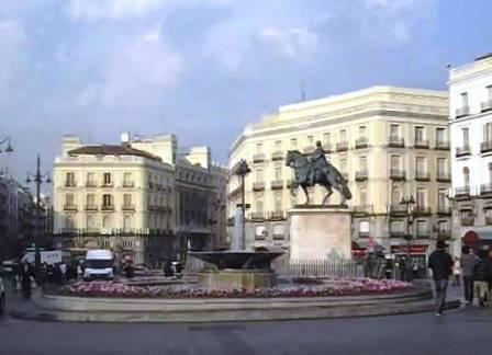 Площадь Пуэрта-дель-Соль в Мадриде
