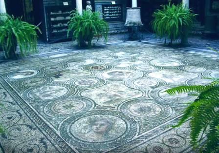 Дворец Графини де Лебриха в Севилье (Palacio de Lebrija) (фото)