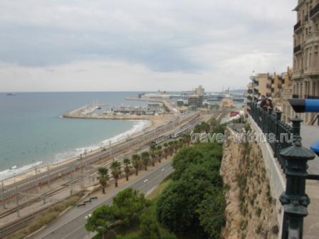 Вид с балкона Средиземноморья (Balcodel Mediterrani) (фото)