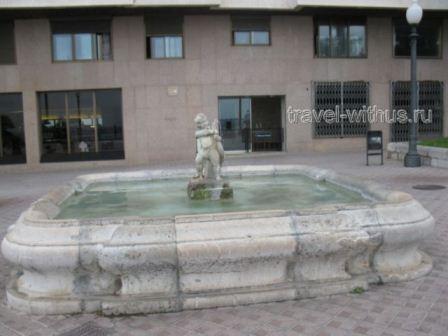 Фонтан «Мальчик с гусем» в Таррагоне 