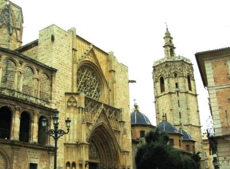 Башня Торре дель Мигелете в Валенсии, Испания (фото) Башня Торре дель Мигелете в Валенсии, Испания (фото)