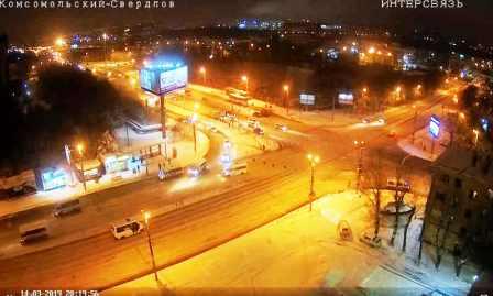 Веб-камера Челябинска: перекресток Комсомольского и Свердловского проспектов